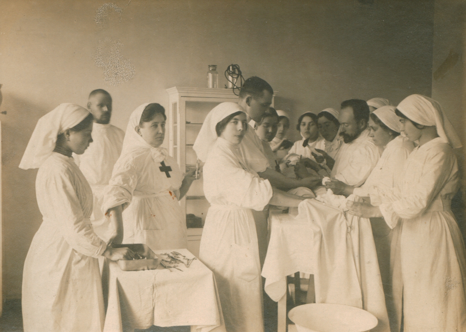 Друзья госпиталь. Госпиталь первой мировой войны. Военный госпиталь Кострома. Лазарета 1914 года.